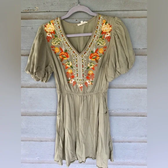 Solitaire | Dresses | Solitaire Embroidered Dress Small | Poshmark